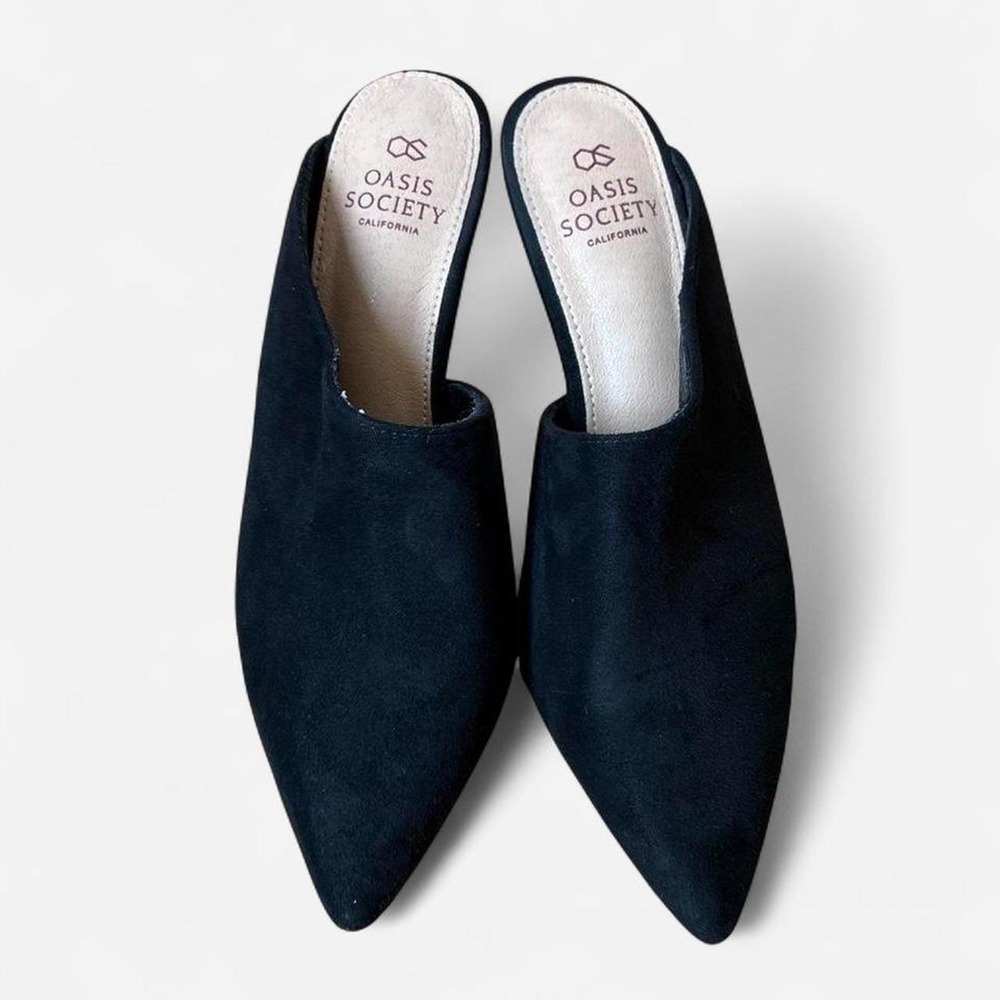 Oasis Society Kitten Heeled Black suede Mules‎ w/ pointed toe Sz 7